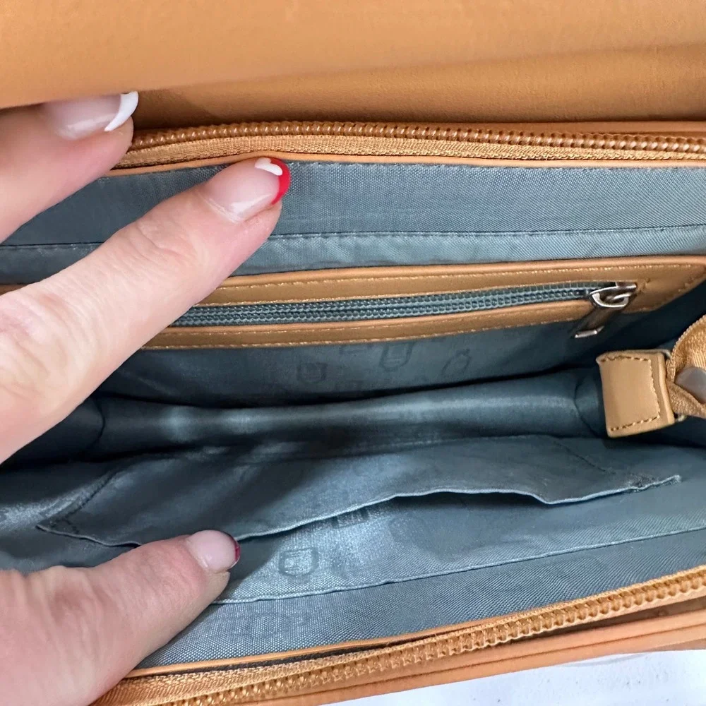 Pixie Mood Zoe Crossbody Purse Brown Minimalist Travel Vegan Leather‎